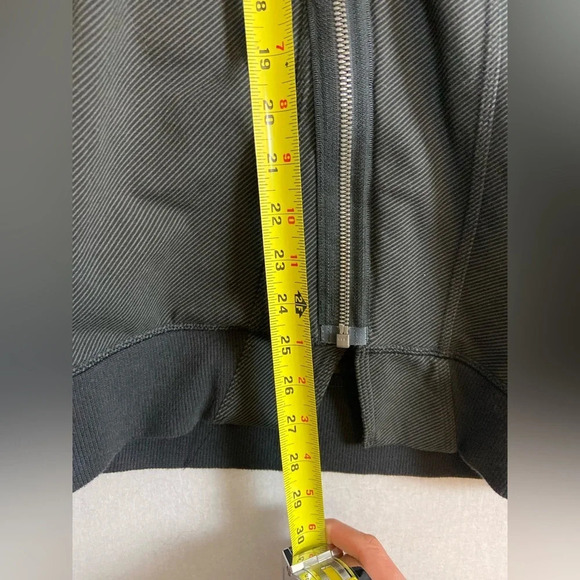 Lululemon Mula Bundle Jacket Charcoal Black Women's Asymmetrical Full Zip Sz 8 - Picture 12 of 12